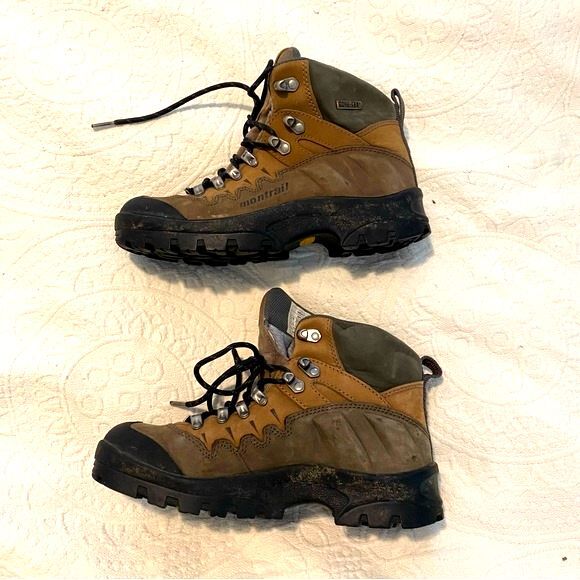 Montrail size 7.5 Vibram Sole Brown Gorpcore Outdoors Nature Hiking Boots - Picture 2 of 8